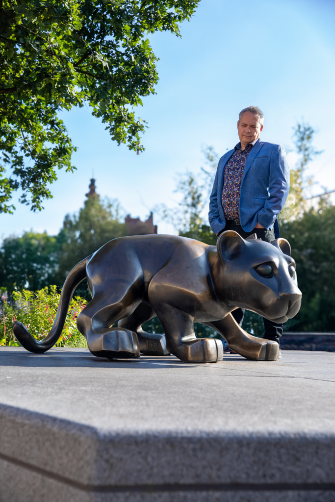 Lion whit the artist